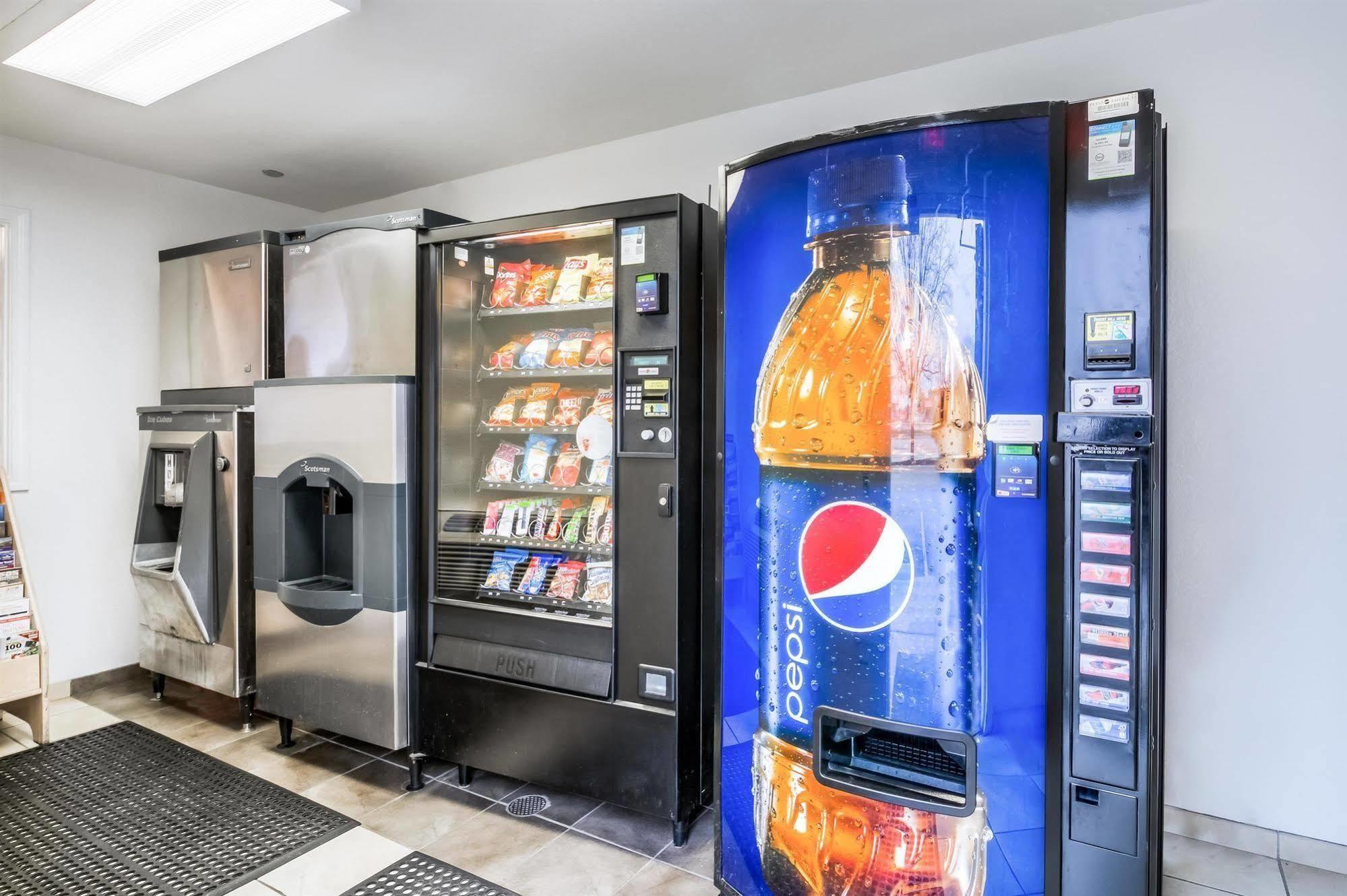 Motel 6 Chicago - Elk Grove Elk Grove Village Bagian luar foto
